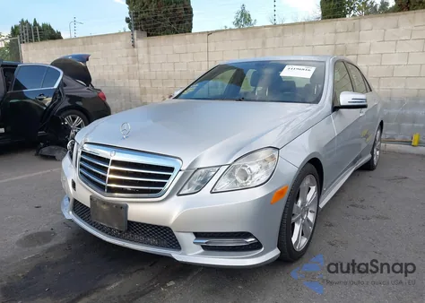 2013 Mercedes-Benz E 350 z USA, uszkodzony, nr VIN WDDHF5KB3DA723120